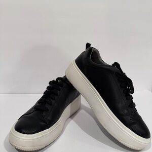 Classic Black Women's Sneakers